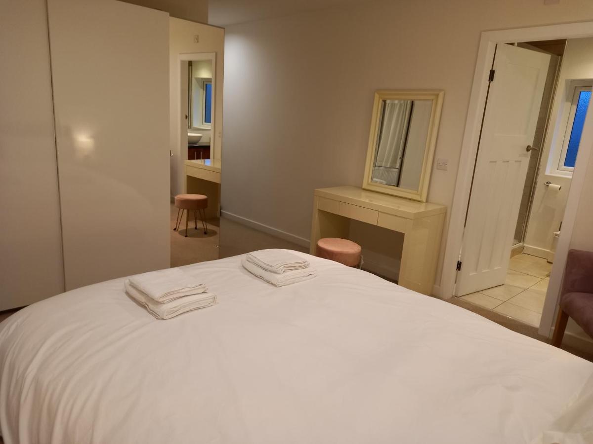 Grange Croft Villa Ben Rhydding Екстериор снимка