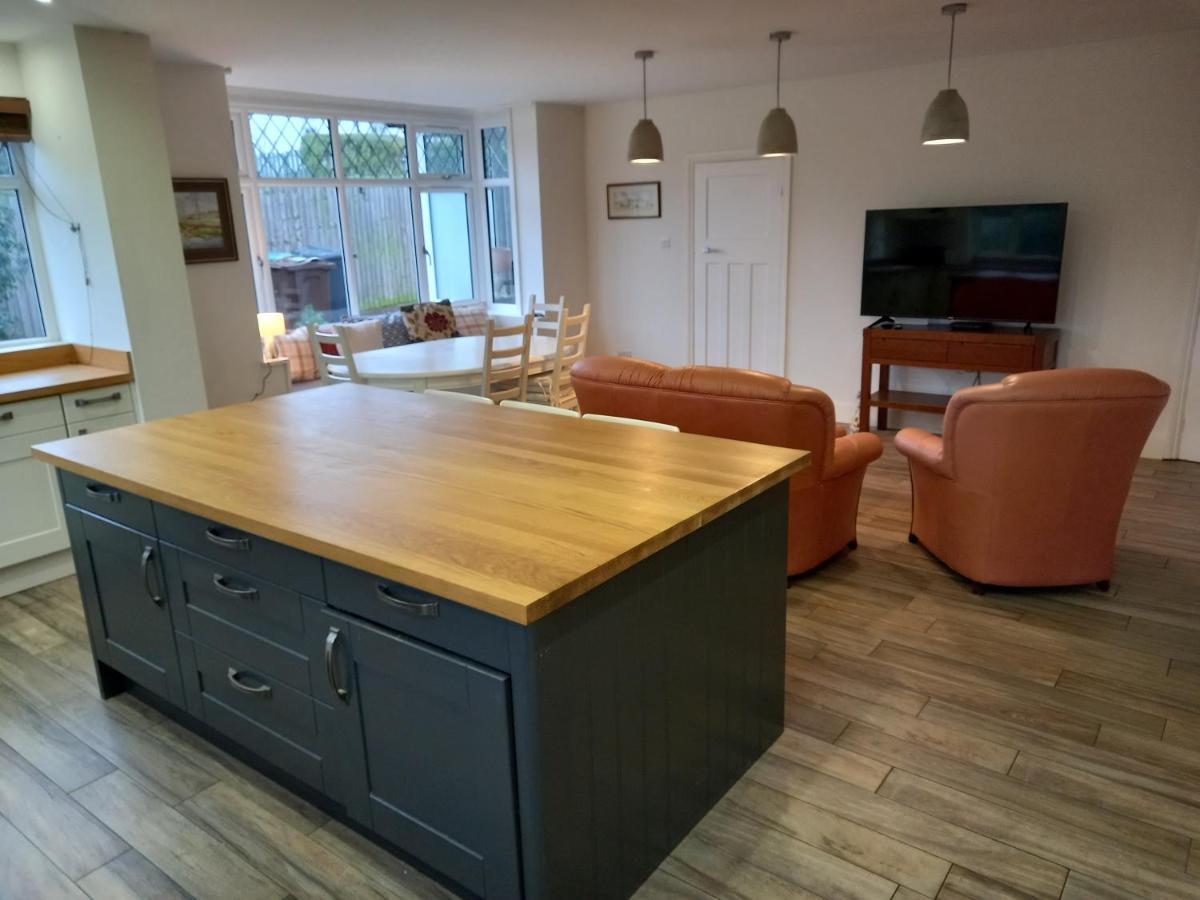 Grange Croft Villa Ben Rhydding Екстериор снимка