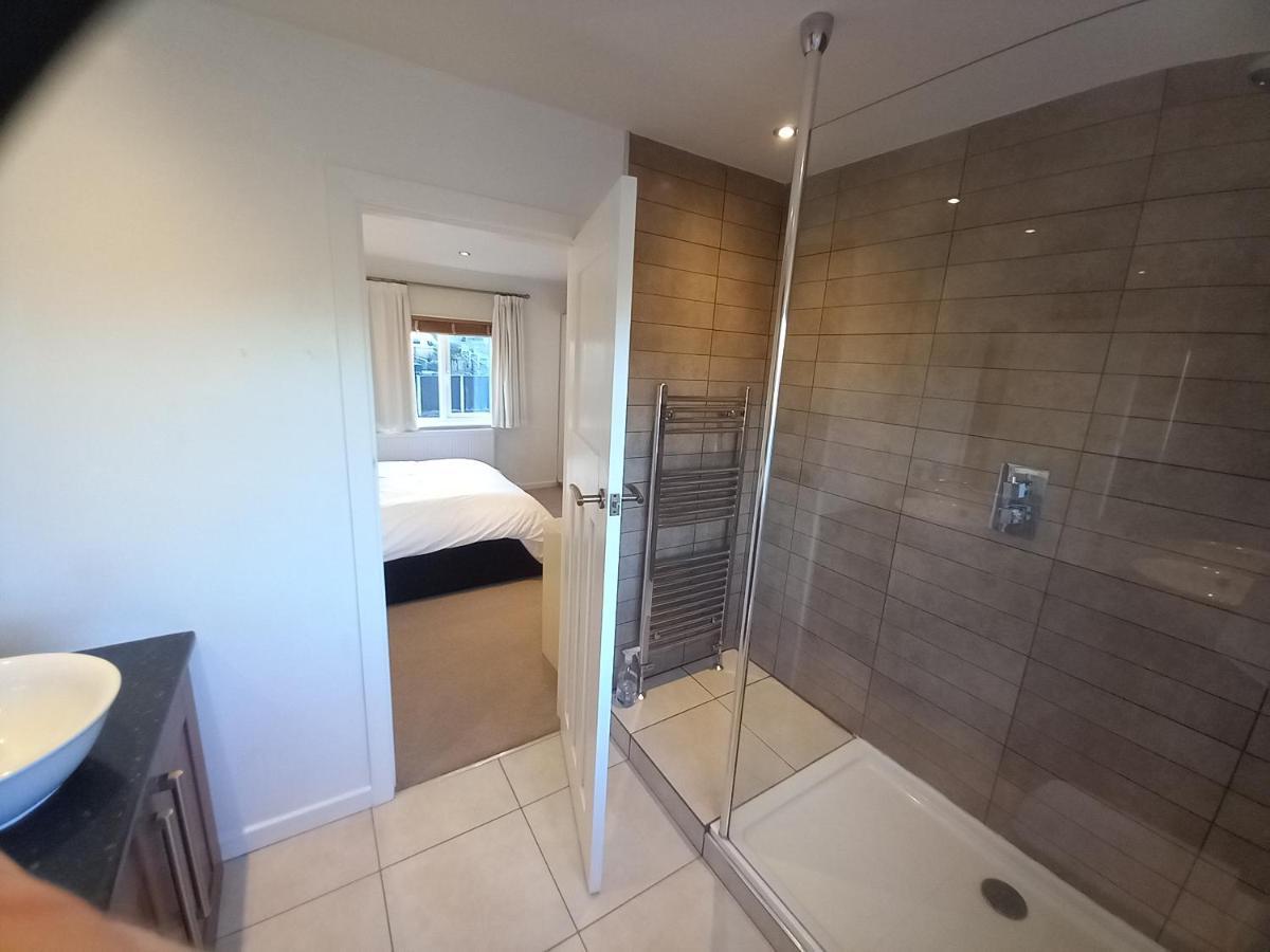 Grange Croft Villa Ben Rhydding Екстериор снимка