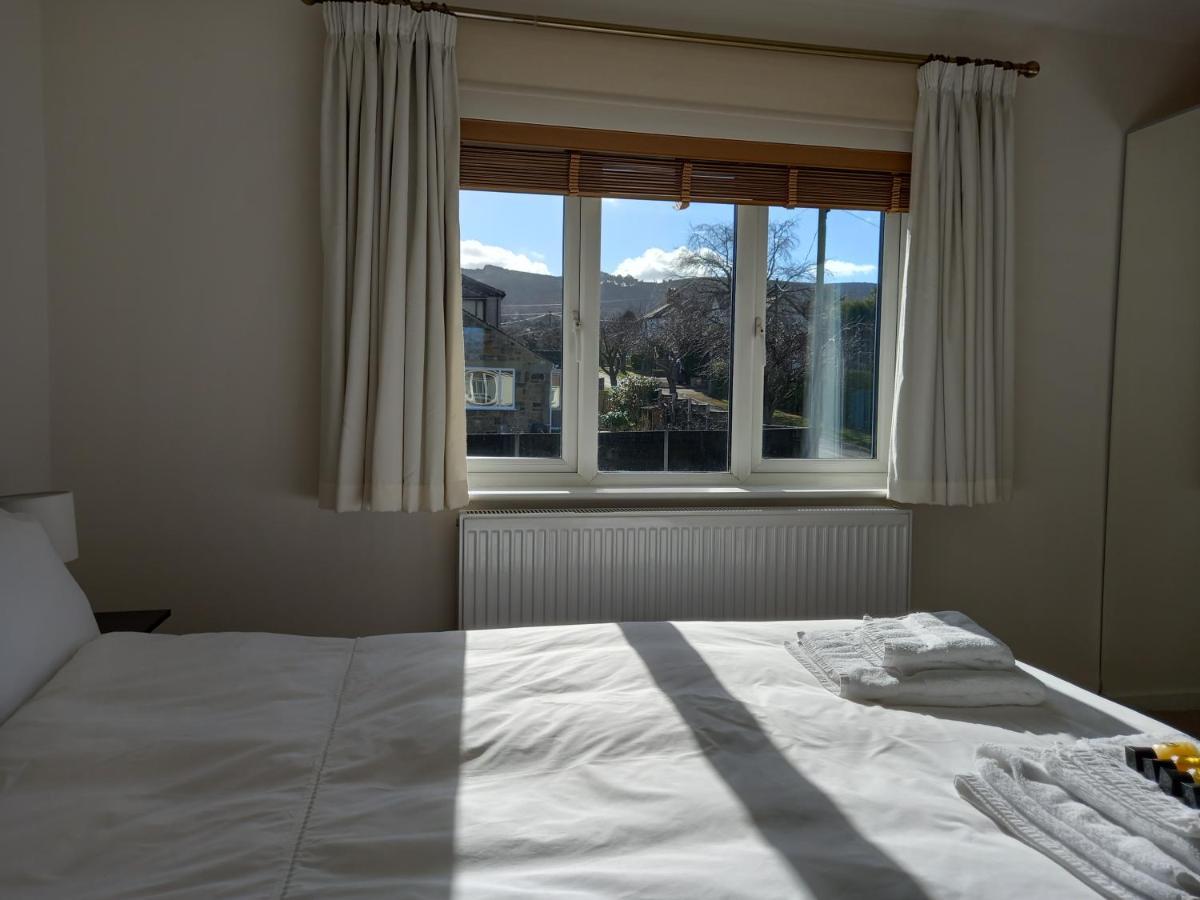 Grange Croft Villa Ben Rhydding Екстериор снимка