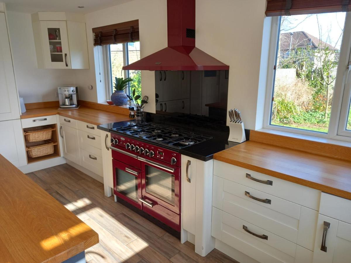 Grange Croft Villa Ben Rhydding Екстериор снимка
